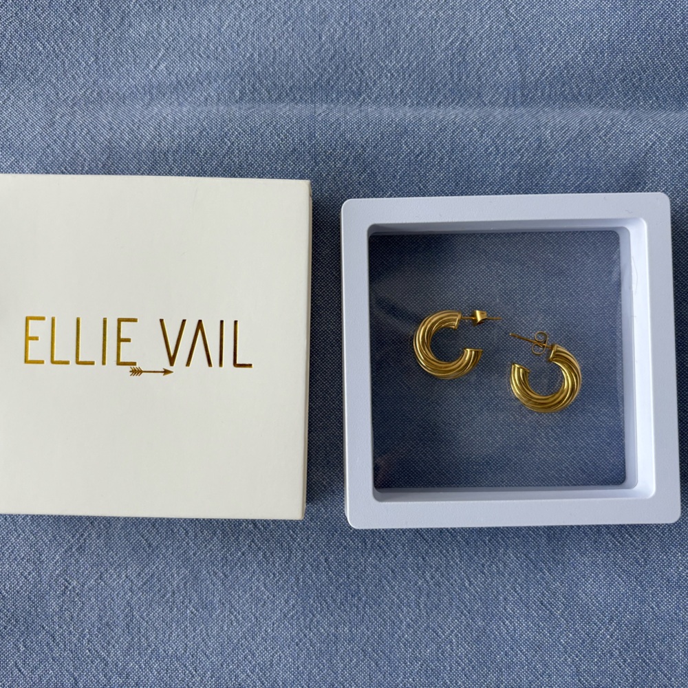 NWT Ellie Vail brand new Gold Hoop Earrings